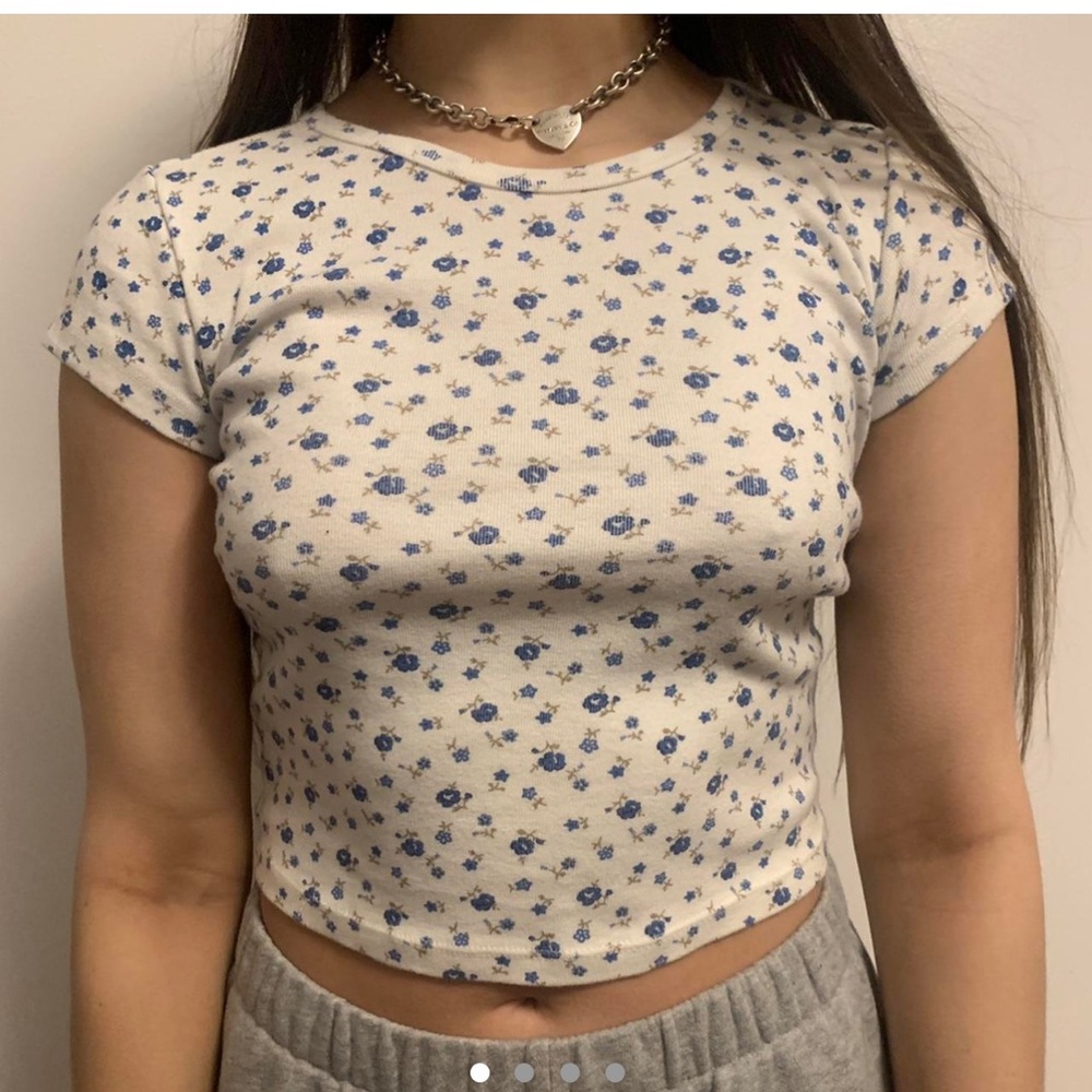 Brandy melville flower top